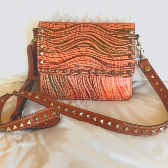 Patricia Nash Wavy Striped Hermosa Medium Crossbody-Pyramid Studded Strap - Picture 2 of 16